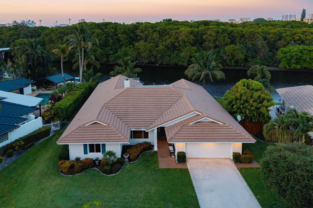 763 Camino Lakes Circle Boca Raton FL 33486