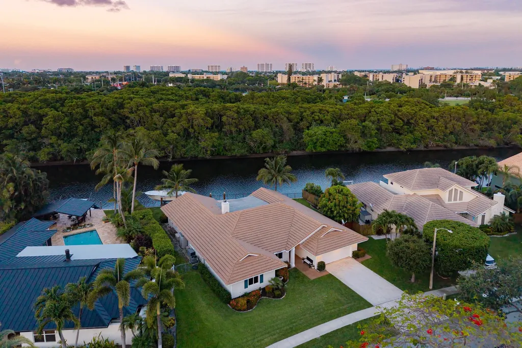 763 Camino Lakes Circle Boca Raton FL 33486