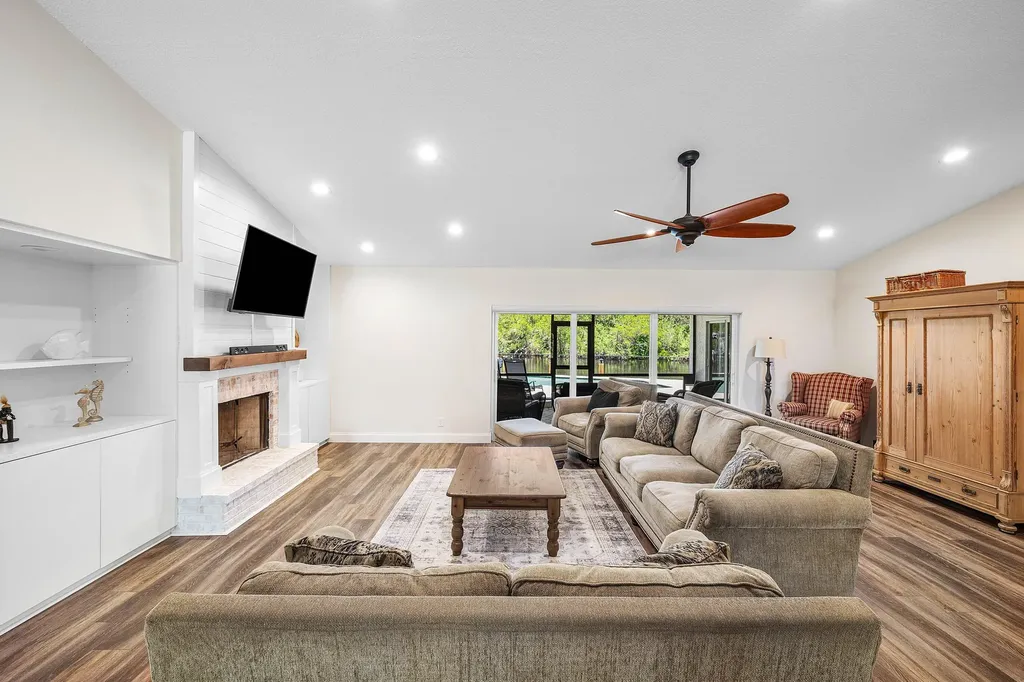 763 Camino Lakes Circle Boca Raton FL 33486