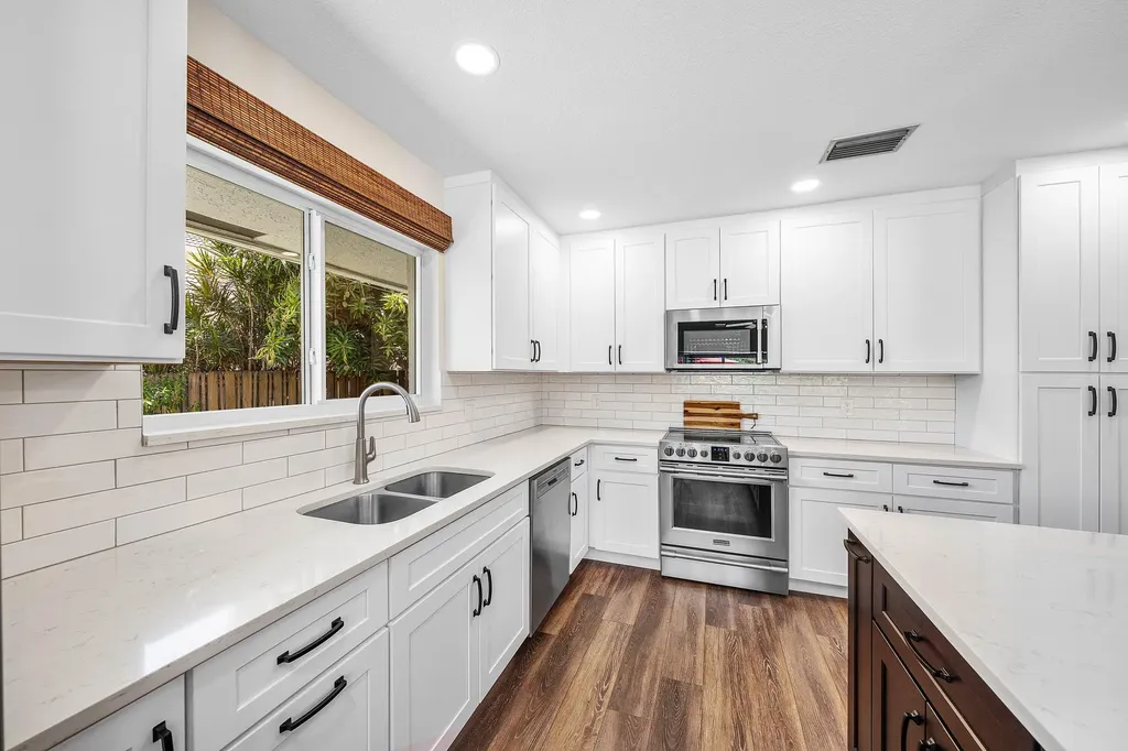 763 Camino Lakes Circle Boca Raton FL 33486