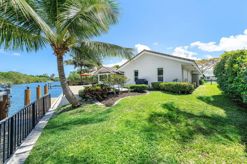 763 Camino Lakes Circle Boca Raton FL 33486