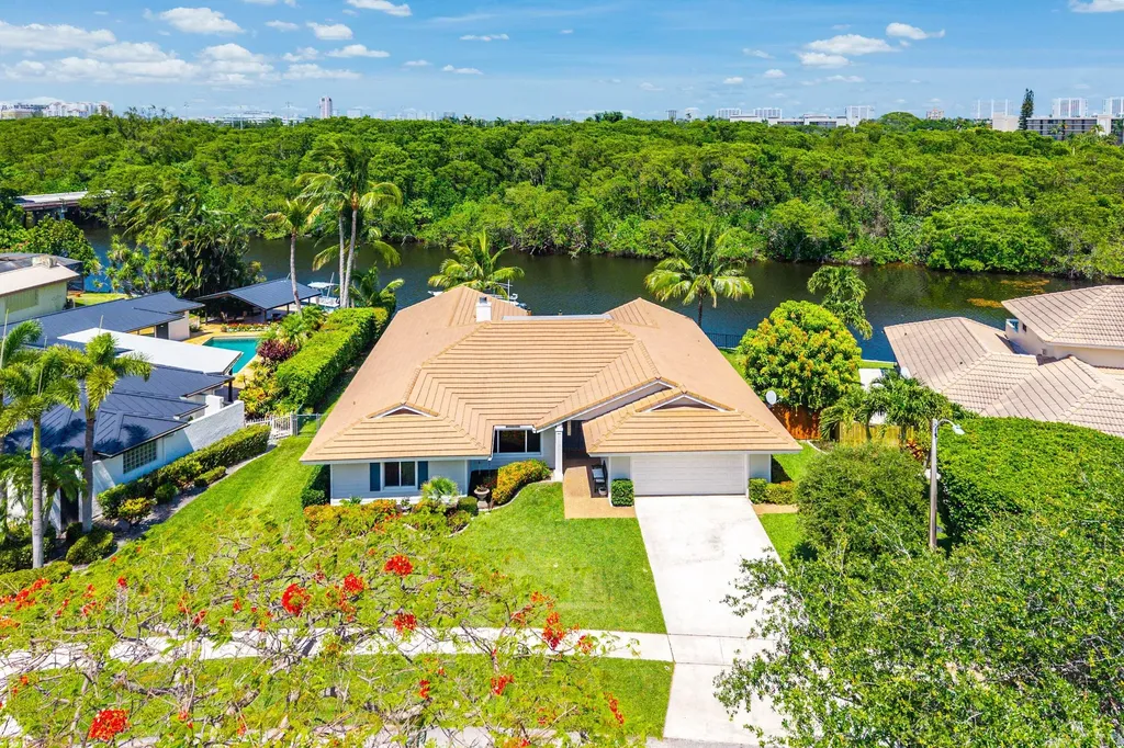 763 Camino Lakes Circle Boca Raton FL 33486