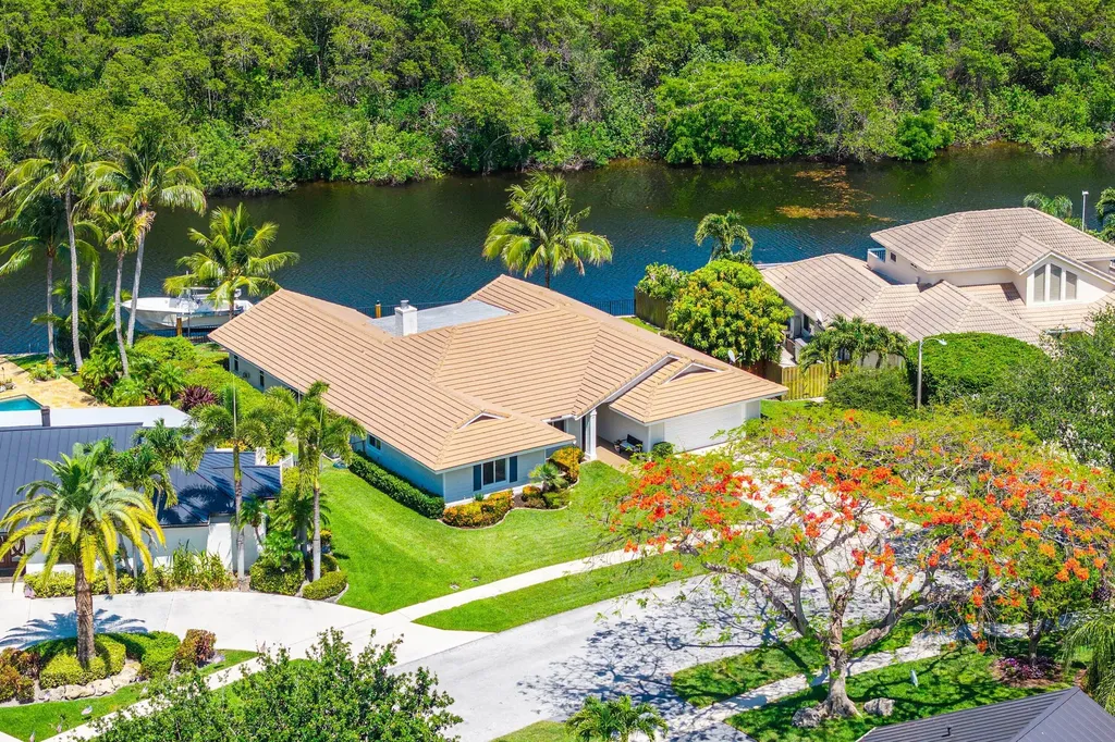 763 Camino Lakes Circle Boca Raton FL 33486