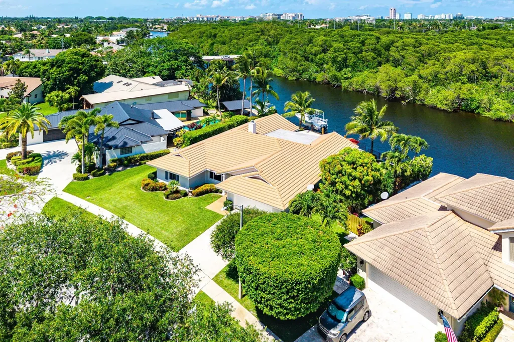 763 Camino Lakes Circle Boca Raton FL 33486