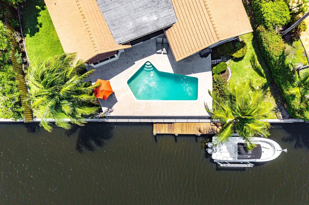 763 Camino Lakes Circle Boca Raton FL 33486