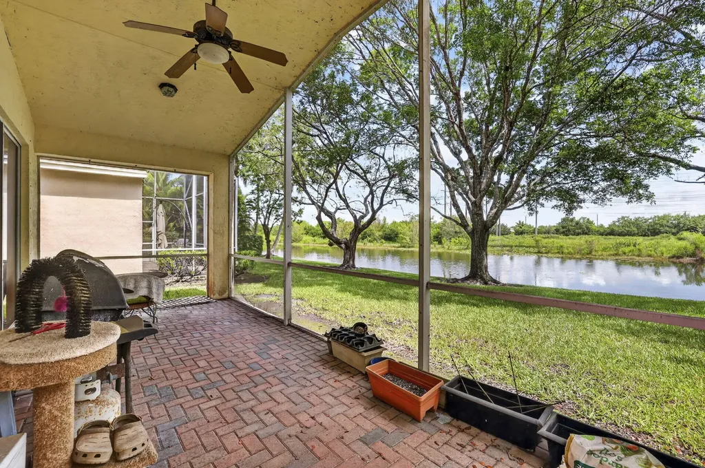 19305 SW 66th Street Pembroke Pines FL 33332