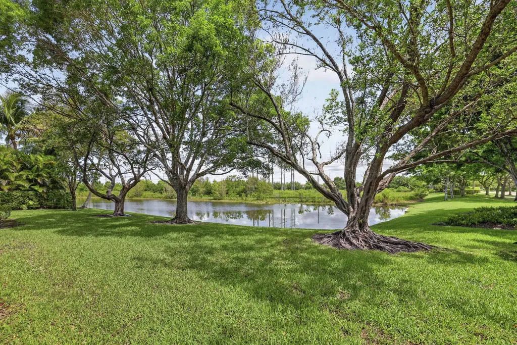 19305 SW 66th Street Pembroke Pines FL 33332