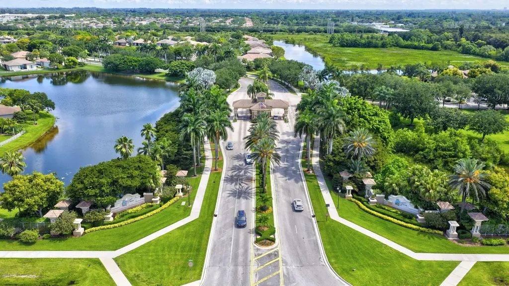 19305 SW 66th Street Pembroke Pines FL 33332