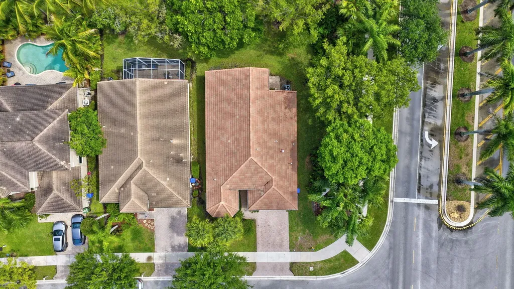 19305 SW 66th Street Pembroke Pines FL 33332