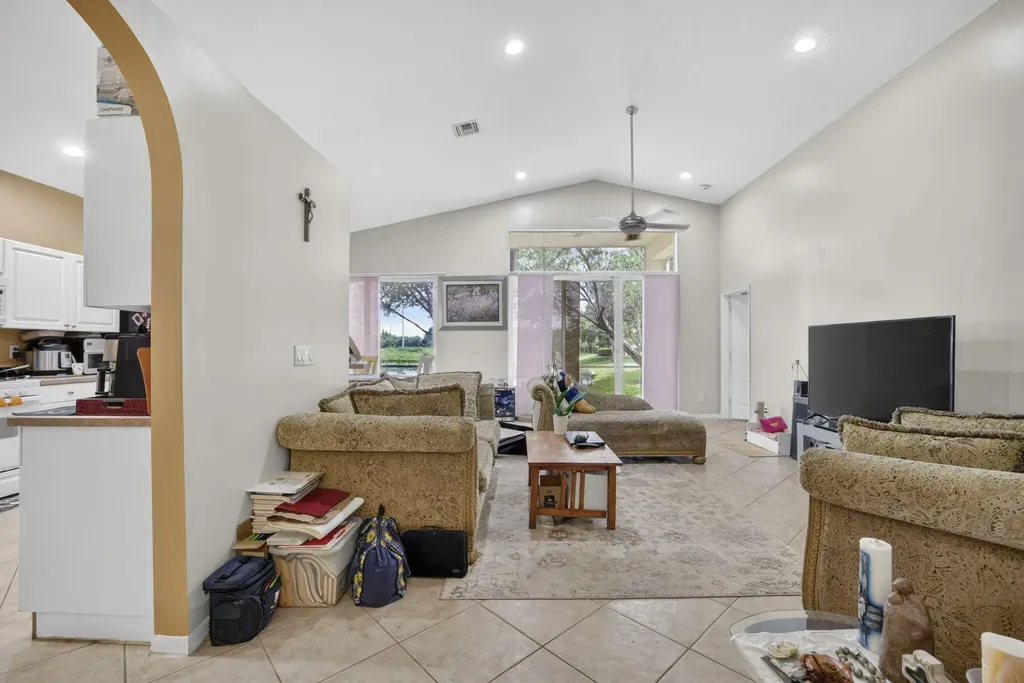 19305 SW 66th Street Pembroke Pines FL 33332