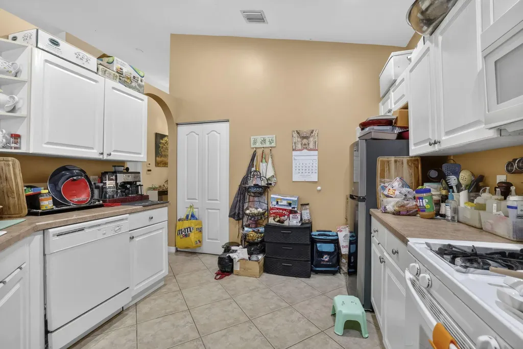 19305 SW 66th Street Pembroke Pines FL 33332
