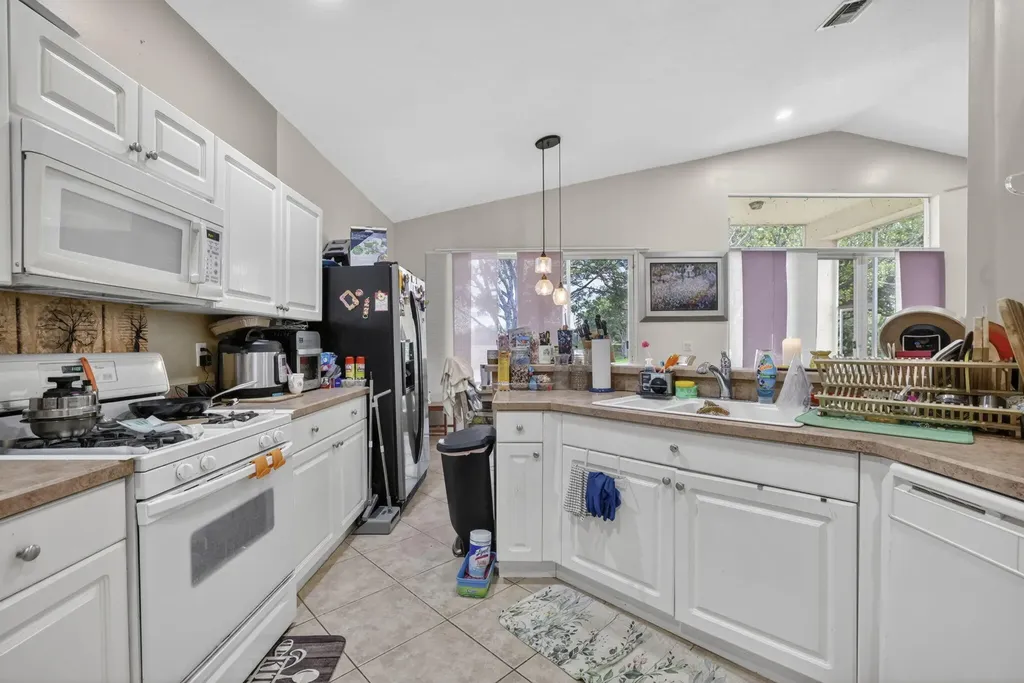 19305 SW 66th Street Pembroke Pines FL 33332