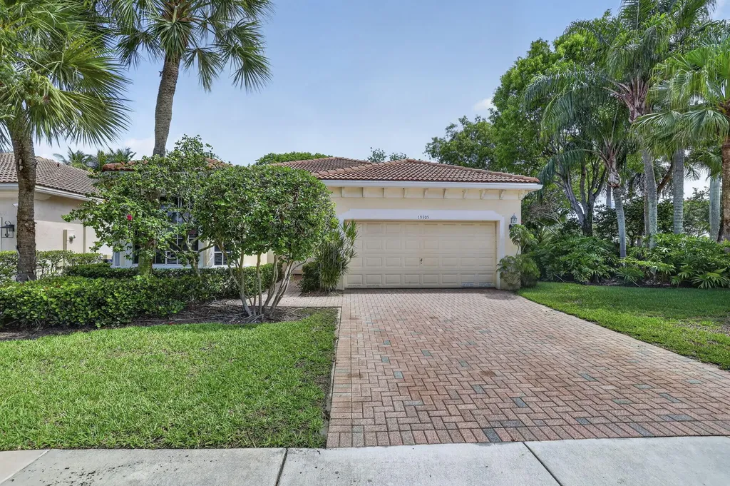19305 SW 66th Street Pembroke Pines FL 33332