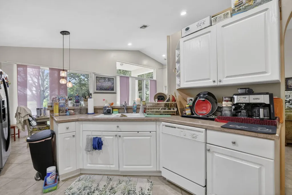 19305 SW 66th Street Pembroke Pines FL 33332