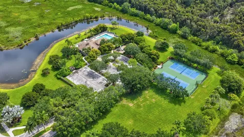 19305 SW 66th Street Pembroke Pines FL 33332