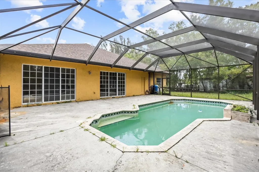 12390 N 53rd Road Road N The Acreage FL 33411