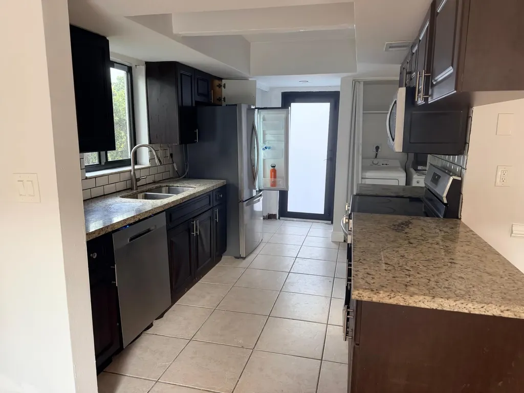 4340 NW 80th Avenue Coral Springs FL 33065