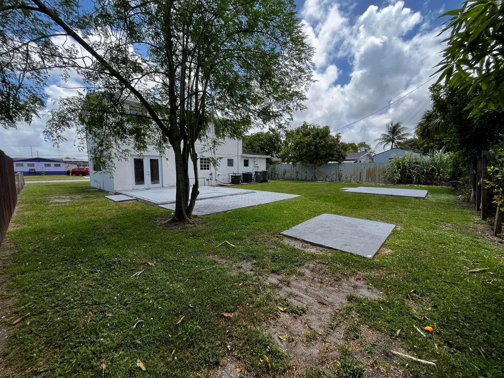 5163 Marion Place West Palm Beach FL 33407