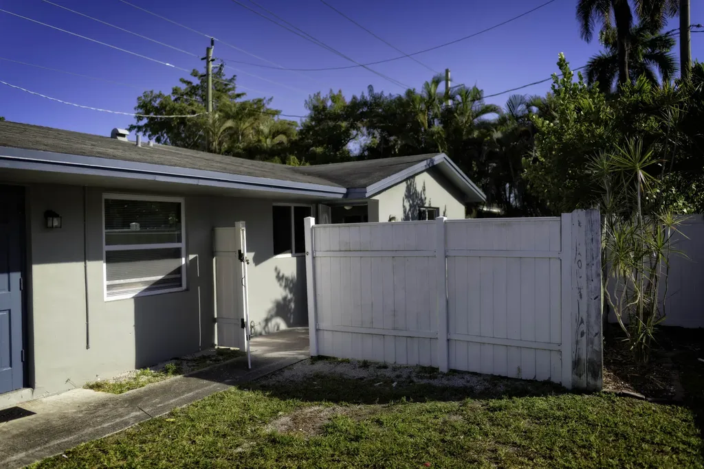 1126 NE 16th Place Fort Lauderdale FL 33305