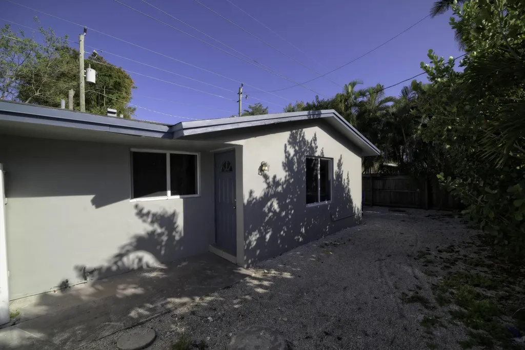 1126 NE 16th Place Fort Lauderdale FL 33305