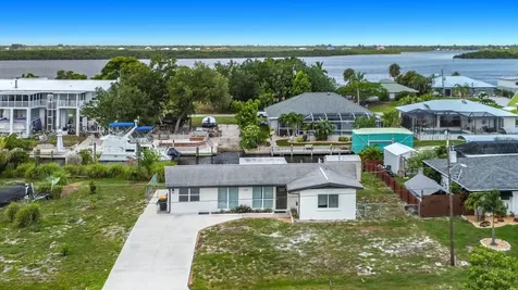 3234 Daytona Drive Punta Gorda FL 33983