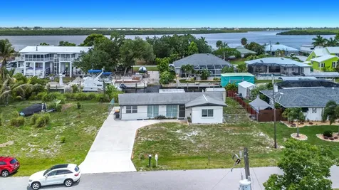 3234 Daytona Drive Punta Gorda FL 33983