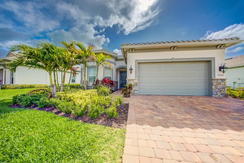 10562 Northbrook Circle Palm Beach Gardens FL 33412