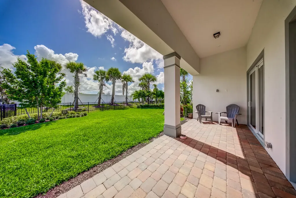 10562 Northbrook Circle Palm Beach Gardens FL 33412