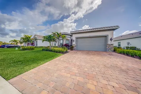 10562 Northbrook Circle Palm Beach Gardens FL 33412