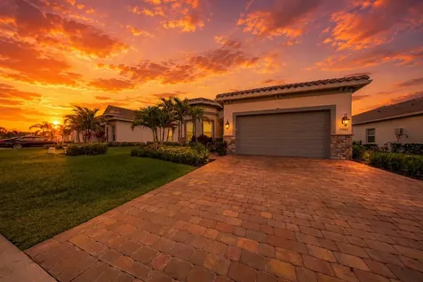 10562 Northbrook Circle Palm Beach Gardens FL 33412
