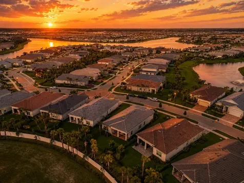 10562 Northbrook Circle Palm Beach Gardens FL 33412
