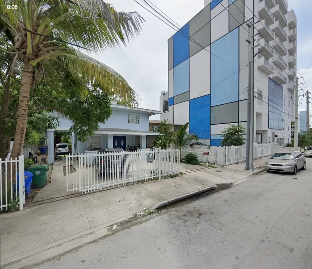 652 NW 1st Street Miami FL 33128