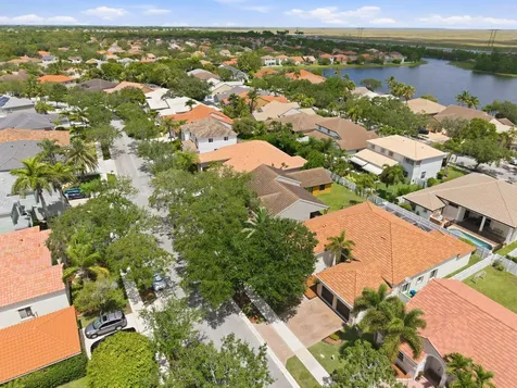 832 Heritage Drive Weston FL 33326