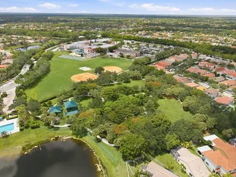 832 Heritage Drive Weston FL 33326