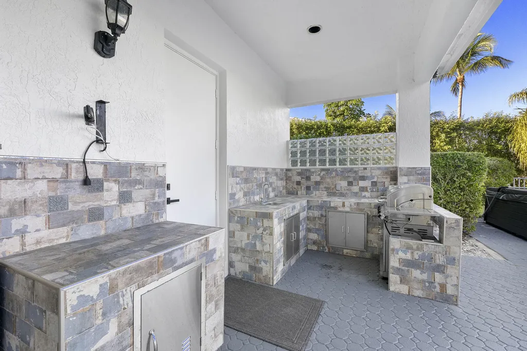 5081 NW 120th Avenue Coral Springs FL 33076