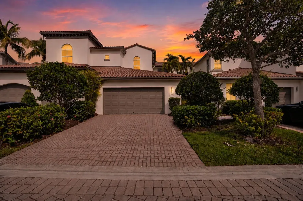 824 Spinnaker Drive E Hollywood FL 33019