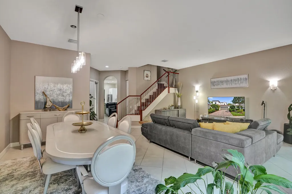824 Spinnaker Drive E Hollywood FL 33019
