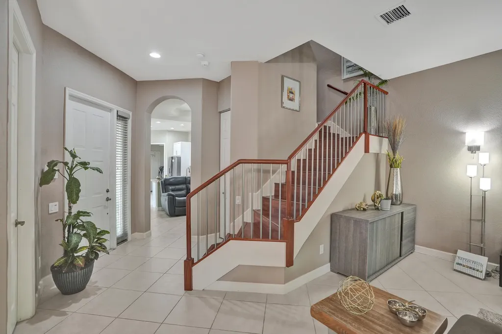 824 Spinnaker Drive E Hollywood FL 33019