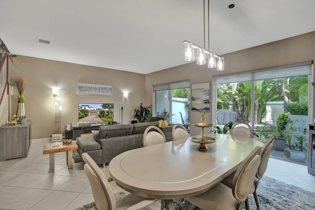 824 Spinnaker Drive E Hollywood FL 33019