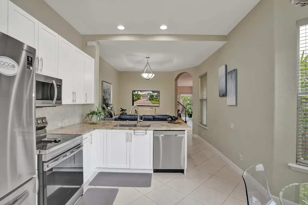 824 Spinnaker Drive E Hollywood FL 33019