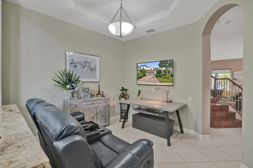 824 Spinnaker Drive E Hollywood FL 33019