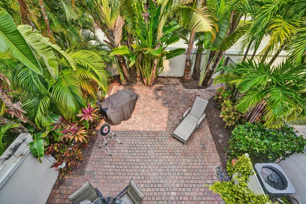 824 Spinnaker Drive E Hollywood FL 33019