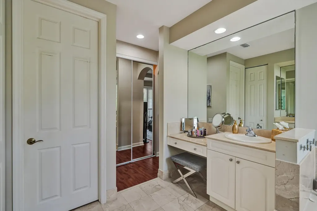 824 Spinnaker Drive E Hollywood FL 33019