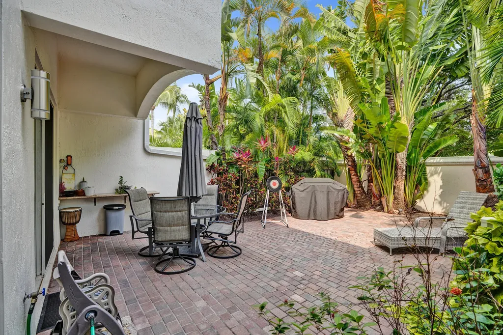 824 Spinnaker Drive E Hollywood FL 33019