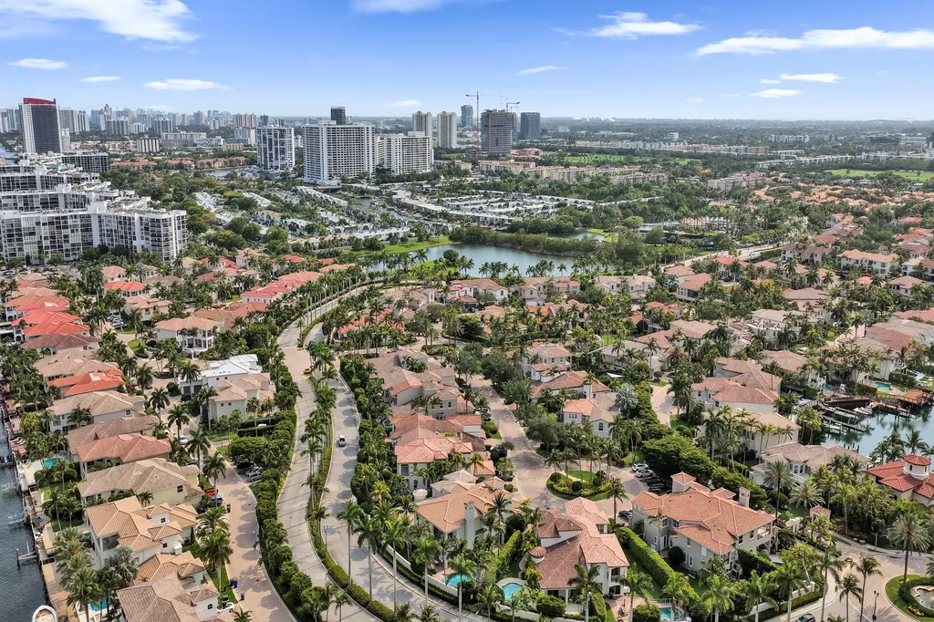 824 Spinnaker Drive E Hollywood FL 33019