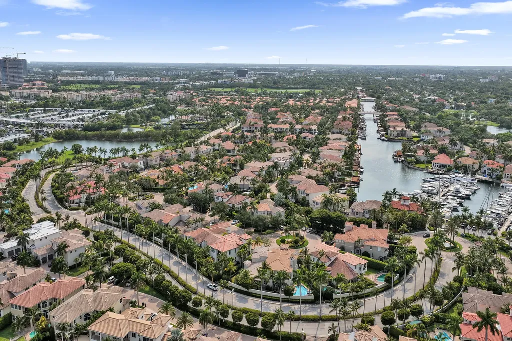 824 Spinnaker Drive E Hollywood FL 33019
