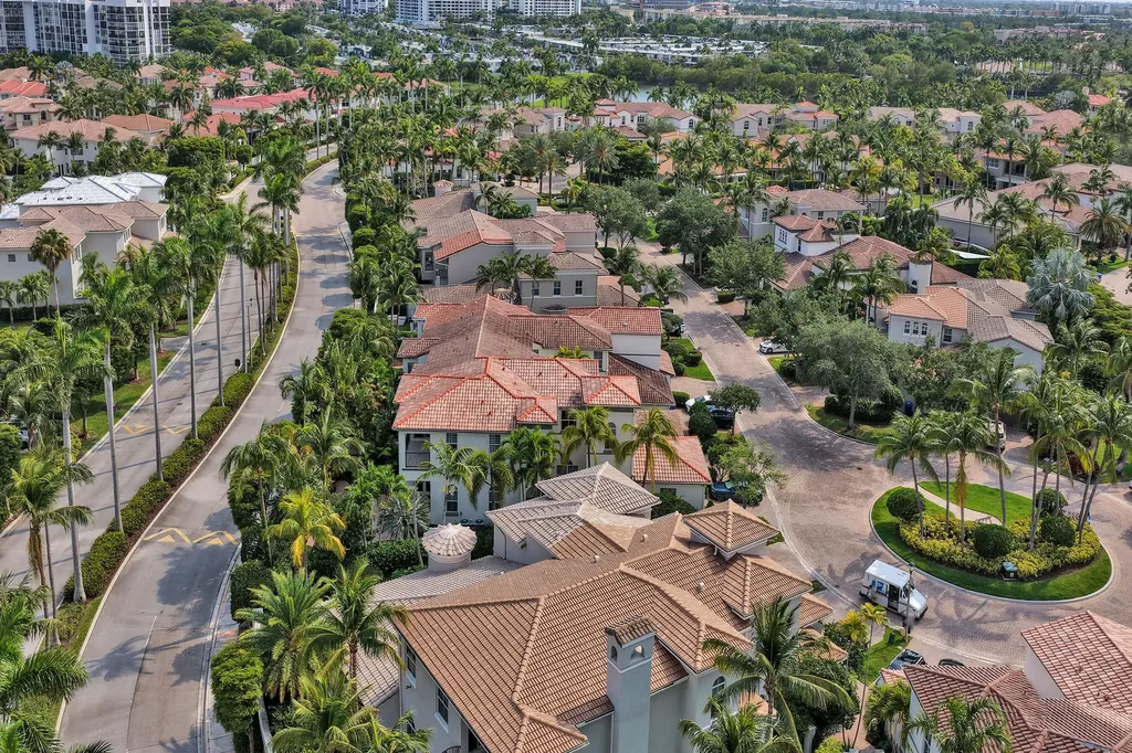 824 Spinnaker Drive E Hollywood FL 33019