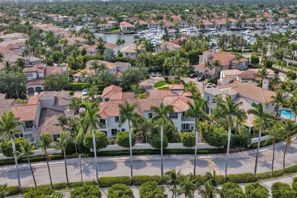 824 Spinnaker Drive E Hollywood FL 33019