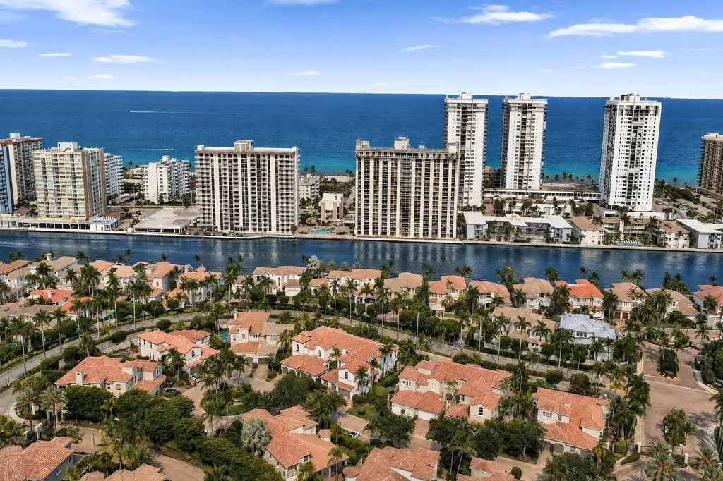 824 Spinnaker Drive E Hollywood FL 33019