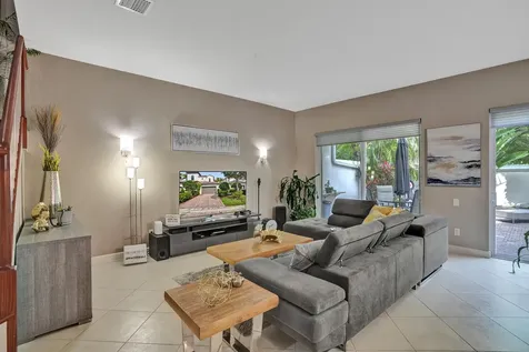 824 Spinnaker Drive E Hollywood FL 33019